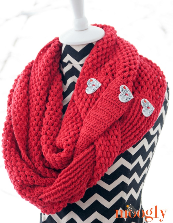 Madly in Love crochet infinity scarf from Moogly