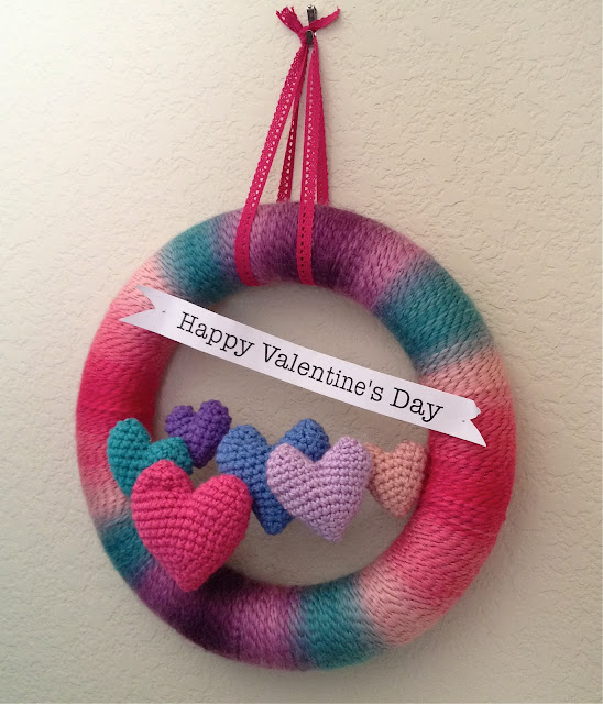 Crochet Wreath Pattern, Valentine's Wreath from Crafty is Cool