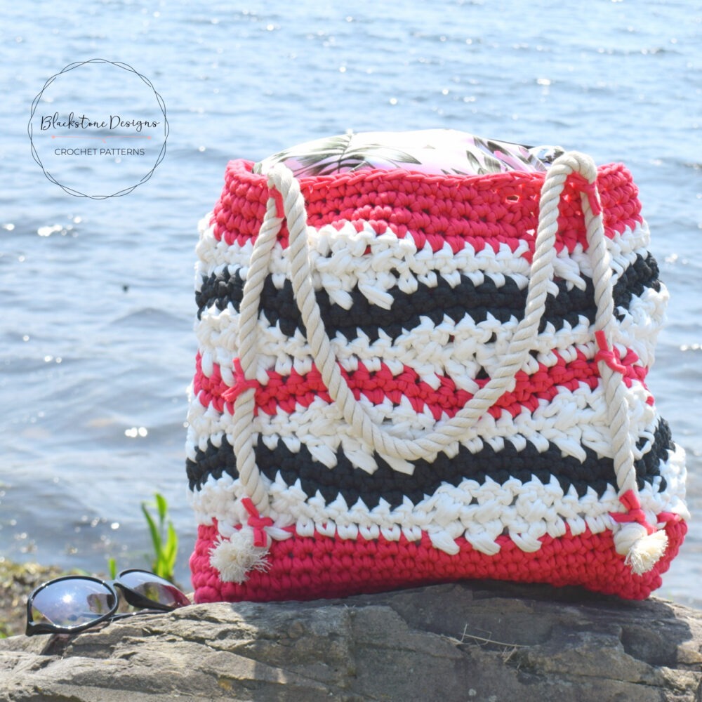 Double Waves Beach Bag Crochet Pattern; Red, Gray, and White striped beach bag