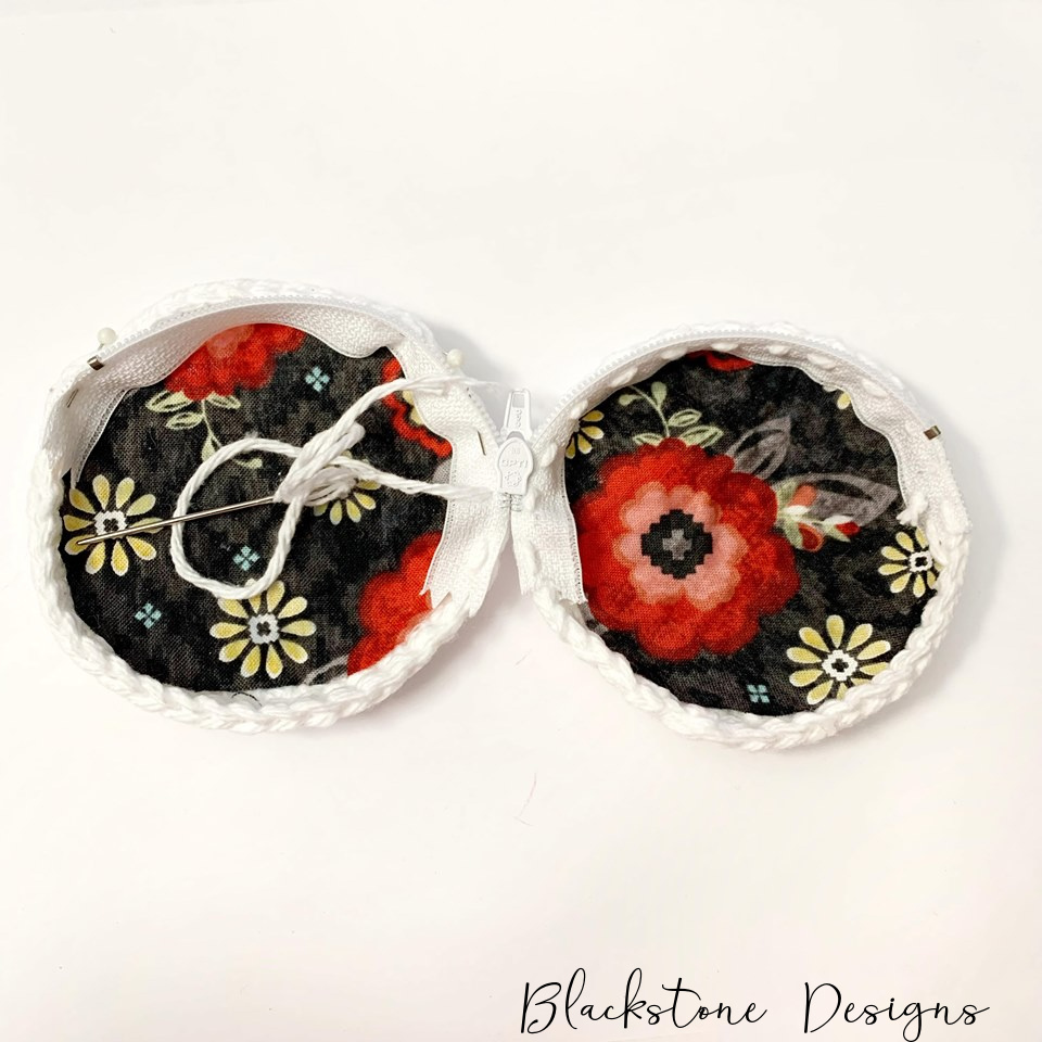 Rose Coin Purse Crochet Pattern - Crochet Rose Pattern - Crochet Roses - Crochet Coin Purse Pattern - Crochet Earbud Case
