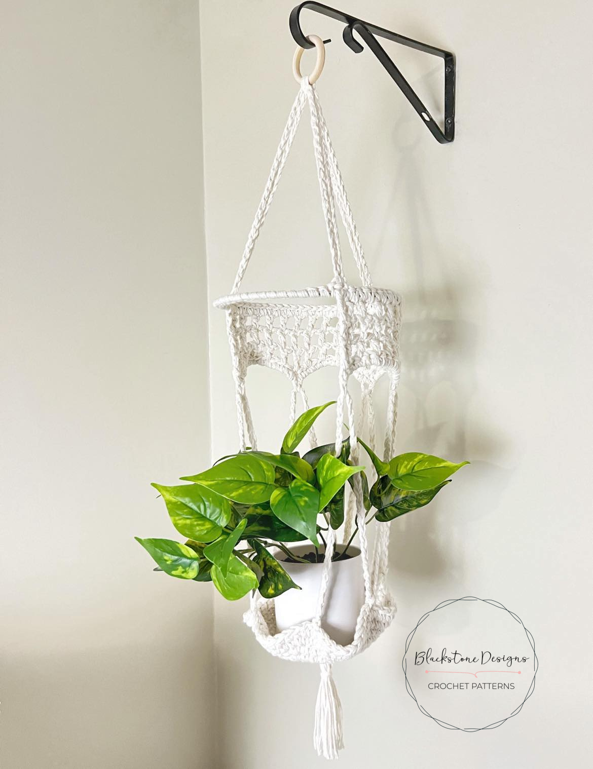 How to Crochet the Easy Boho Plant Hanger - Free Pattern | Blackstone ...