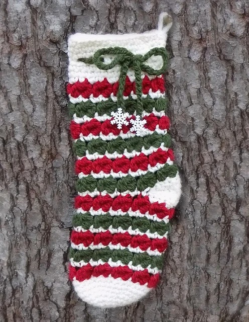 Yuletide Christmas Stocking Crochet Pattern Free in traditional christmas colors