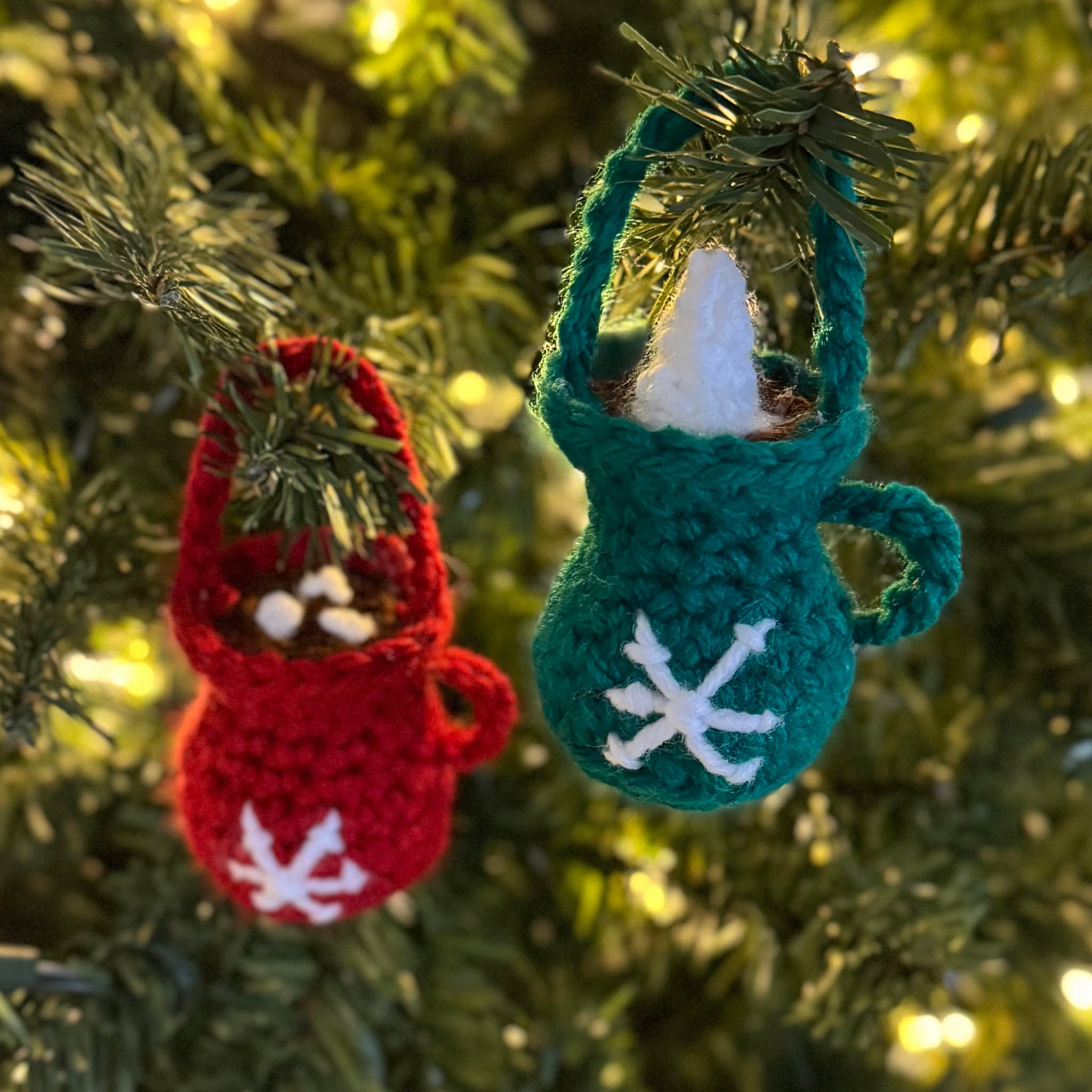 Crochet Hot Cocoa Ornament Pattern for a quick holiday ornament